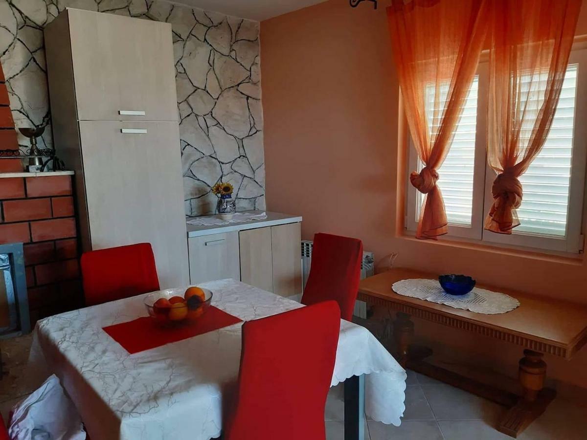 Apartman Lucija 特罗吉尔 外观 照片