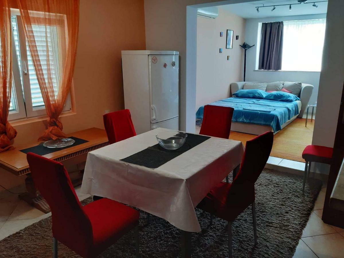 Apartman Lucija 特罗吉尔 外观 照片