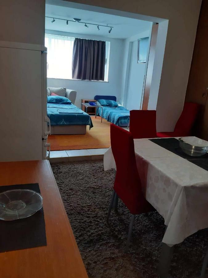 Apartman Lucija 特罗吉尔 外观 照片