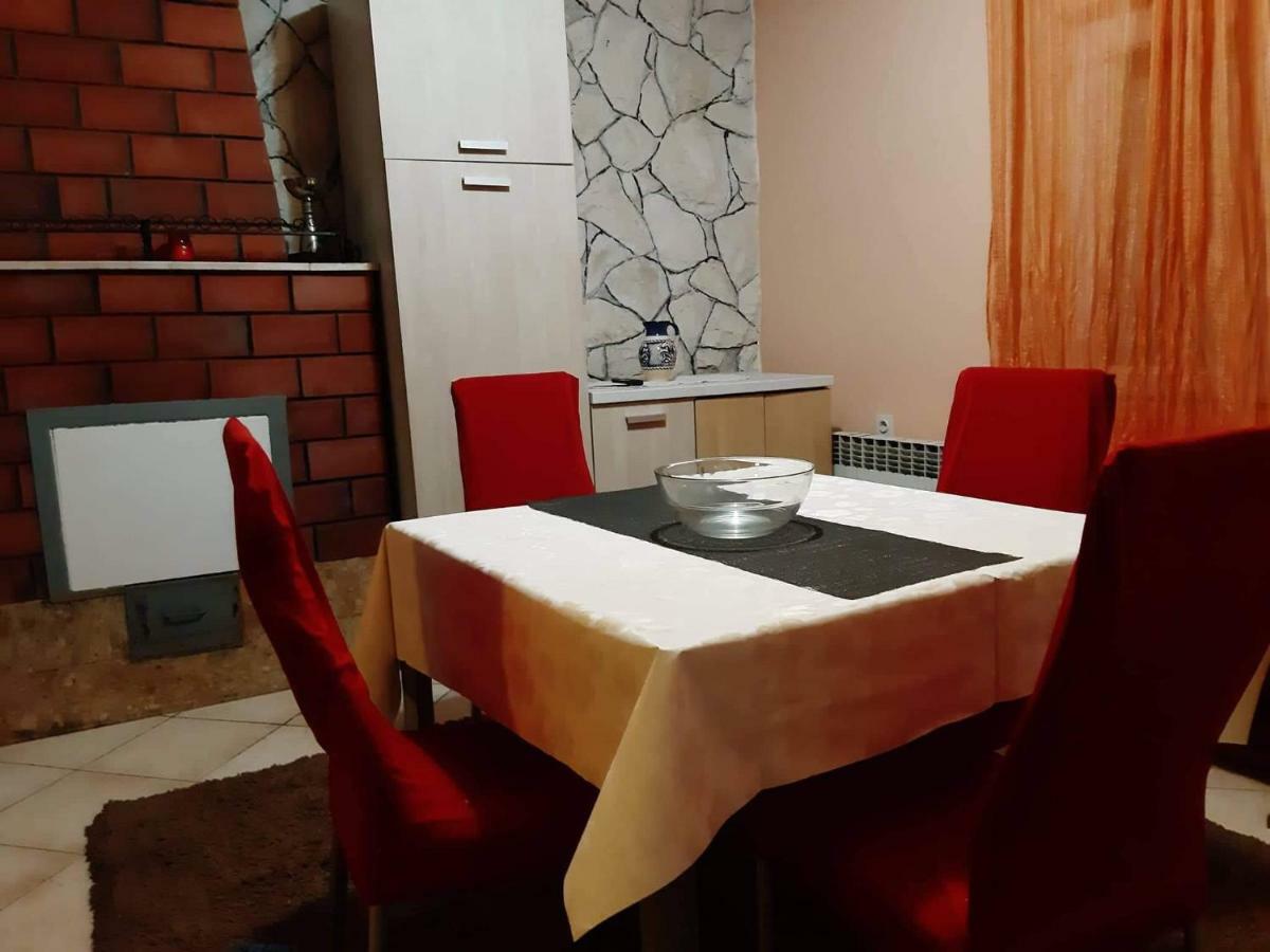 Apartman Lucija 特罗吉尔 外观 照片
